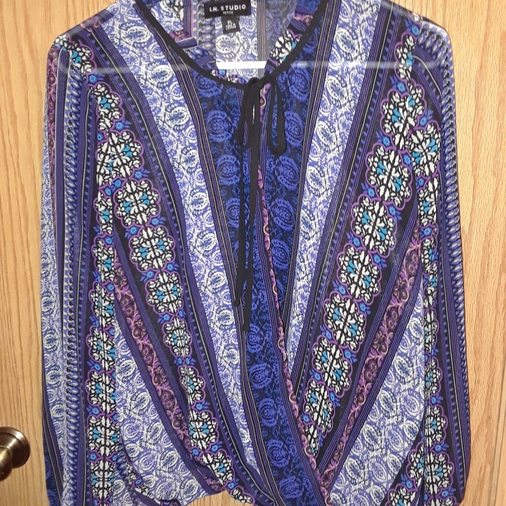 blouse - Picture 4 of 6
